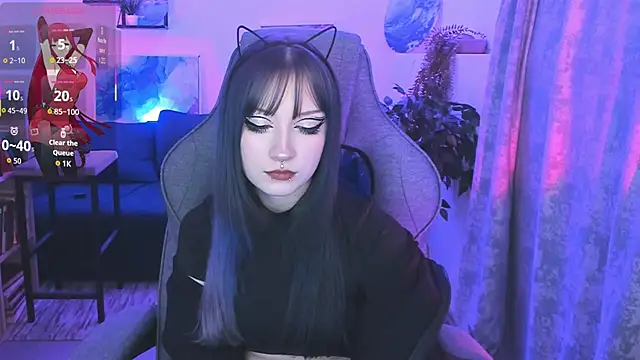 LiliLuna online show from February 2026 01:18:02 PM