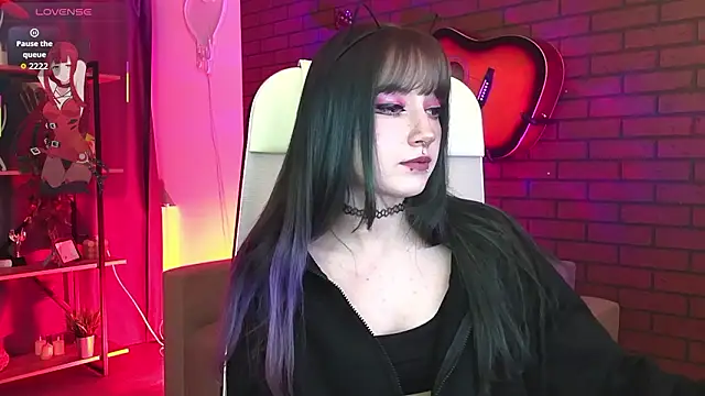 LiliLuna online show from February 2026 04:15:02 PM