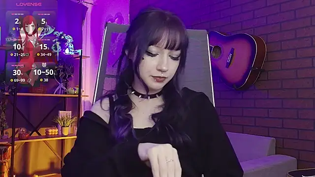 LiliLuna online show from December 2025 01:02:02 PM