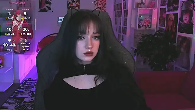 LiliLuna online show from February 2026 03:22:01 PM