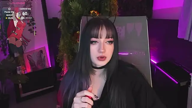 LiliLuna online show from February 2026 04:26:01 PM