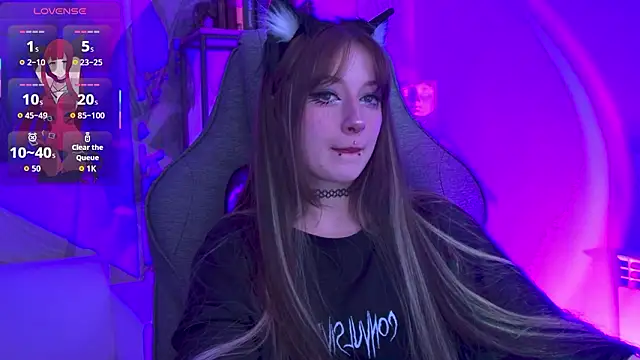 LiliLuna online show from March 2026 04:08:01 PM