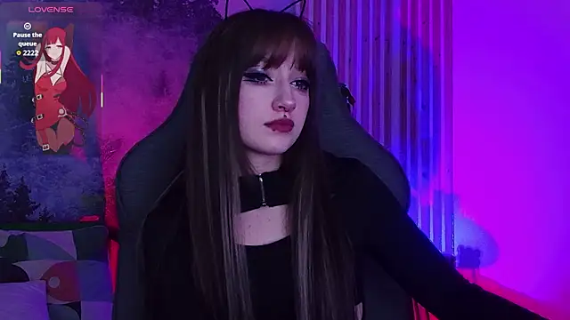 LiliLuna online show from March 2026 12:32:01 PM