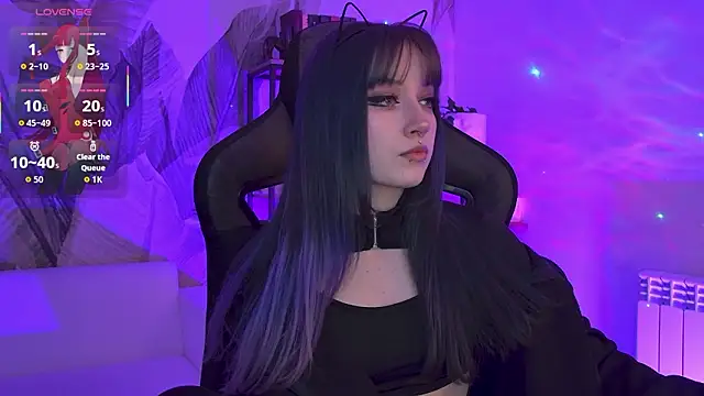 LiliLuna online show from February 2026 03:23:01 PM