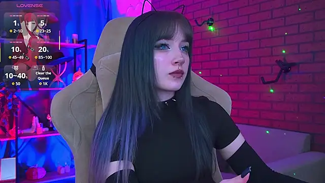 LiliLuna online show from February 2026 04:31:02 PM