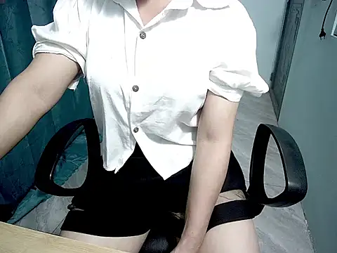 Snapshot of _Sara_768 chatting on December 2025 10:39:02 AM Sara 768 online show from December 2025 10:39:02 AM