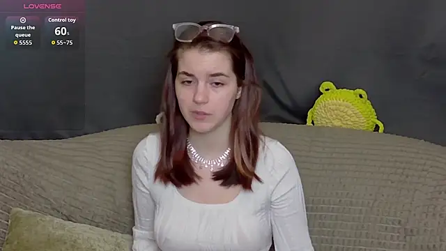 Snapshot of ElzaBlis chatting on November 2025 02:54:02 PM ElzaBlis online show from November 2025 02:54:02 PM