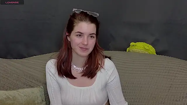 Snapshot of ElzaBlis chatting on November 2025 05:06:01 PM ElzaBlis online show from November 2025 05:06:01 PM