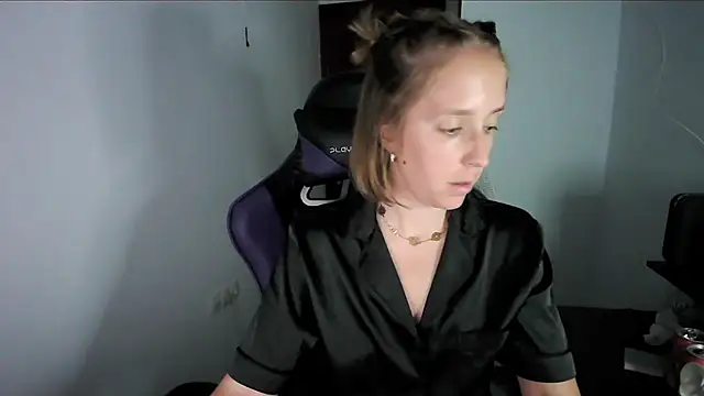 violetofsecret online show from September 2025 09:26:01 PM
