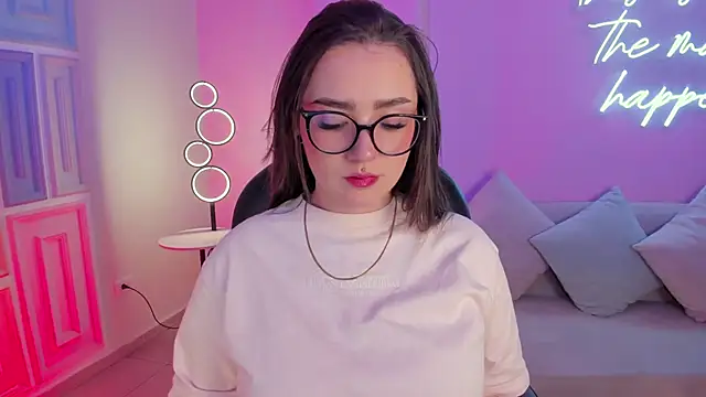 Snapshot of SarahRhodes_ chatting on November 2025 12:05:01 PM SarahRhodes online show from November 2025 12:05:01 PM