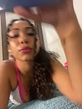 Snapshot of jhennyfer chatting on October 2025 04:00:02 AM jhennyfer online show from October 2025 04:00:02 AM