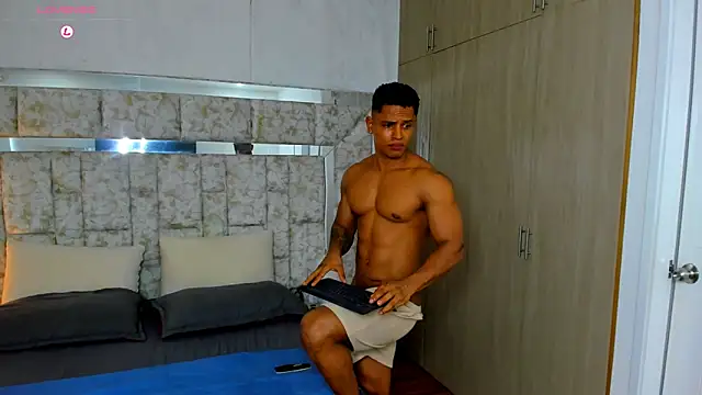 markustheroy333 online show from November 2025 09:59:02 PM