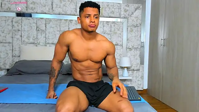 markustheroy333 online show from December 2025 10:47:01 PM