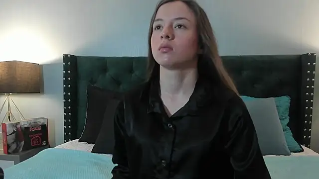 Snapshot of VioletaNova chatting on June 2026 10:43:02 AM VioletaNova online show from June 2026 10:43:02 AM
