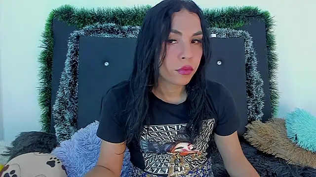 Adrianna Arias online show from December 2025 08:33:02 PM