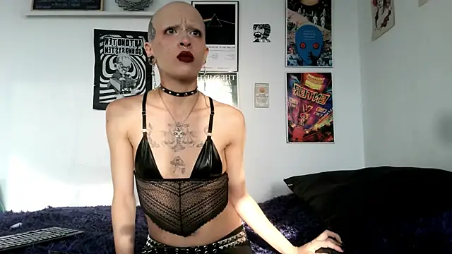 plutonbluemooon333 online show from March 2026 10:26:01 PM