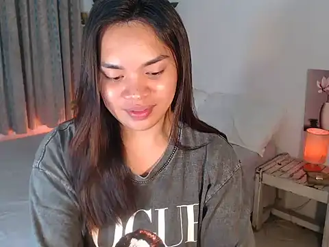 Luckystarxx online show from March 2026 07:50:01 PM