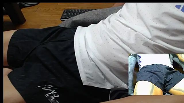 Snapshot of Yasu2000 chatting on July 2026 12:08:01 AM Yasu2000 online show from July 2026 12:08:01 AM