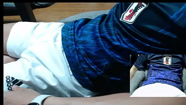 Snapshot of Yasu2000 chatting on July 2026 11:27:01 AM Yasu2000 online show from July 2026 11:27:01 AM