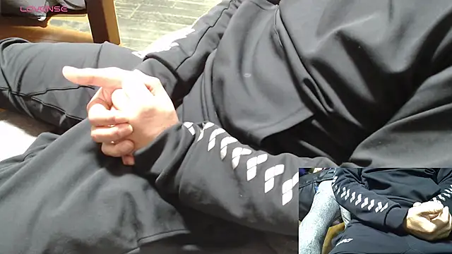 Yasu2000 online show from November 2025 02:43:02 AM