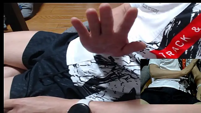 Snapshot of Yasu2000 chatting on June 2026 11:45:02 PM Yasu2000 online show from June 2026 11:45:02 PM
