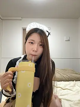  YUNOo0  online show from November 2025 12:39:01 PM