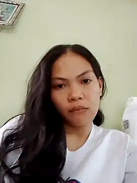 Snapshot of missluvv chatting on October 2025 12:00:02 AM missluvv online show from October 2025 12:00:02 AM