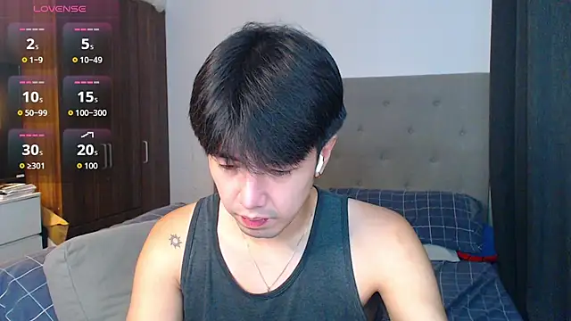 Snapshot of Addictiveboi chatting on October 2025 03:52:02 AM Addictiveboi online show from October 2025 03:52:02 AM