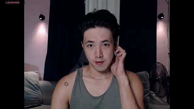 Snapshot of Addictiveboi chatting on November 2025 11:41:02 PM Addictiveboi online show from November 2025 11:41:02 PM