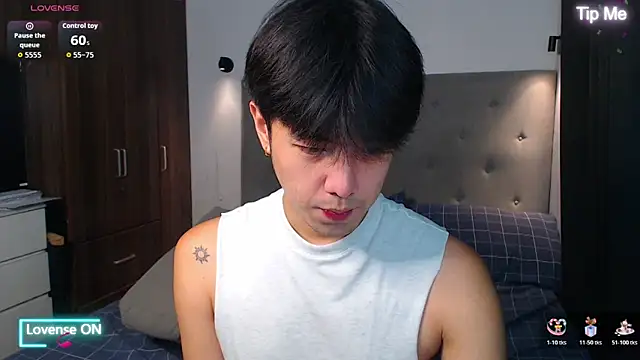 Snapshot of Addictiveboi chatting on November 2025 03:12:02 AM Addictiveboi online show from November 2025 03:12:02 AM