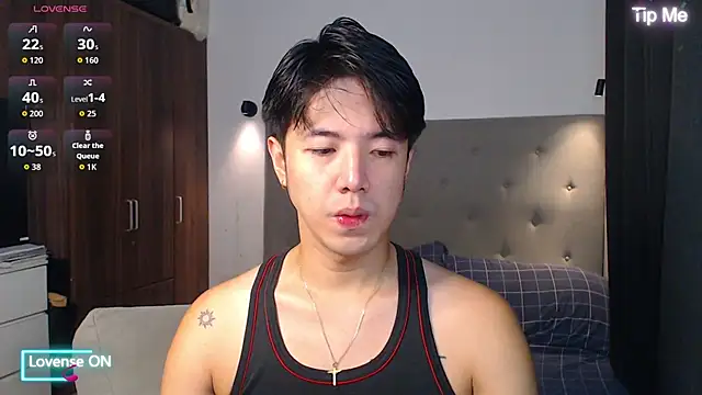 Snapshot of Addictiveboi chatting on November 2025 03:33:02 AM Addictiveboi online show from November 2025 03:33:02 AM