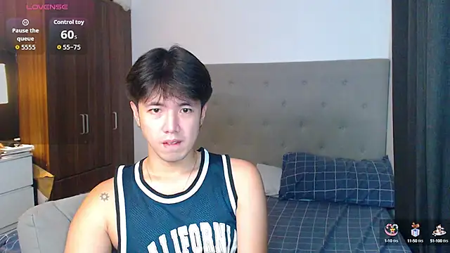 Snapshot of Addictiveboi chatting on October 2025 03:40:02 AM Addictiveboi online show from October 2025 03:40:02 AM