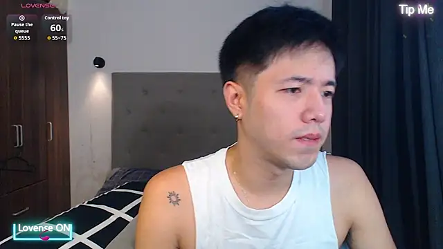 Snapshot of Addictiveboi chatting on November 2025 04:23:02 AM Addictiveboi online show from November 2025 04:23:02 AM