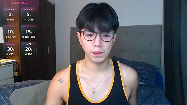 Snapshot of Addictiveboi chatting on October 2025 03:27:02 AM Addictiveboi online show from October 2025 03:27:02 AM