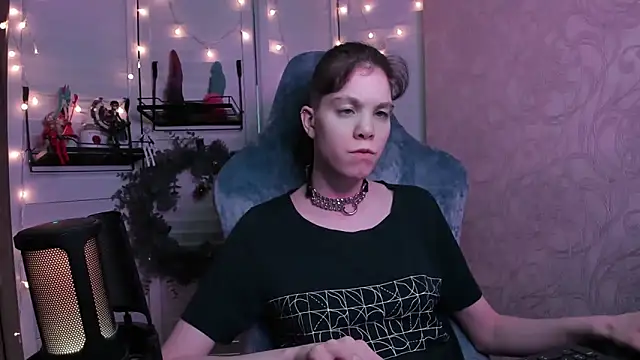 aestheticbeing online show from December 2025 12:43:02 PM