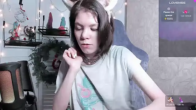 aestheticbeing online show from December 2025 07:33:02 AM