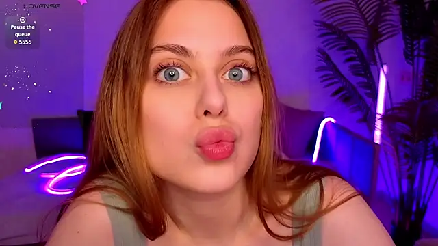 Alice Wander online show from November 2025 02:56:01 AM