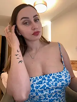Snapshot of Maribelle_Vinnie chatting on April 2026 12:20:01 PM Maribelle Vinnie online show from April 2026 12:20:01 PM