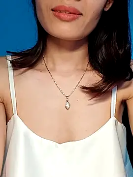 Hinna x online show from October 2025 07:42:02 AM