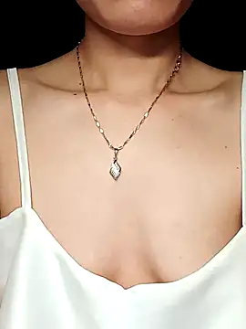 Hinna x online show from October 2025 09:24:01 PM