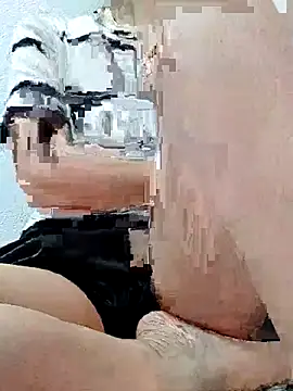 Hinna x online show from October 2025 01:43:02 PM