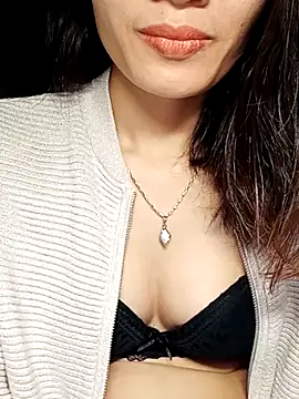 Hinna x online show from November 2025 08:01:01 PM