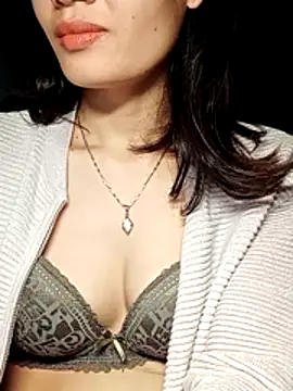 Hinna x online show from November 2025 08:35:01 PM