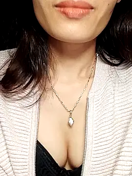 Hinna x online show from November 2025 09:18:02 PM