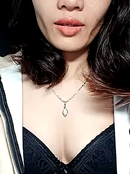 Hinna x online show from November 2025 02:54:02 PM