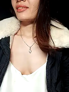 Hinna x online show from November 2025 02:39:02 PM