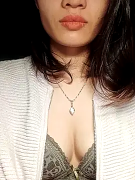 Hinna x online show from October 2025 08:54:02 PM