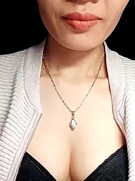 Hinna x online show from October 2025 10:31:01 PM