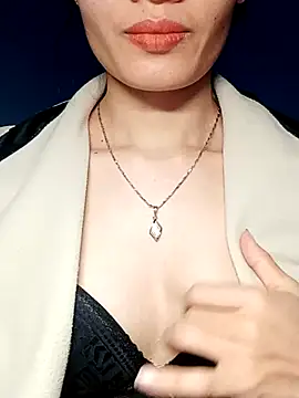 Hinna x online show from November 2025 02:01:03 AM