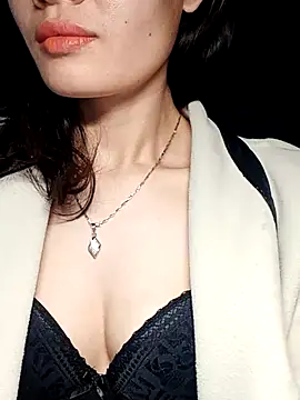 Hinna x online show from December 2025 08:36:02 PM